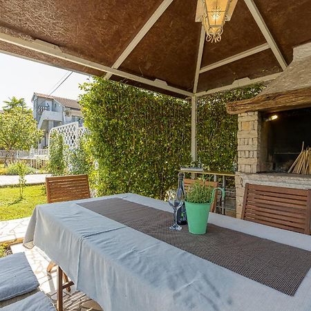 פורץ Apartments Hrestak מראה חיצוני תמונה