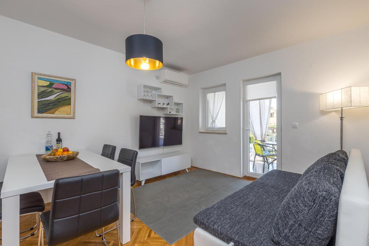 פורץ Apartments Hrestak מראה חיצוני תמונה