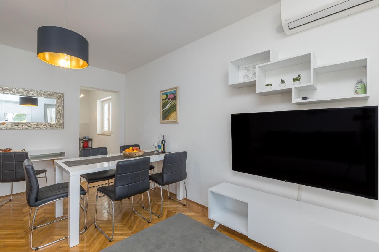 פורץ Apartments Hrestak מראה חיצוני תמונה
