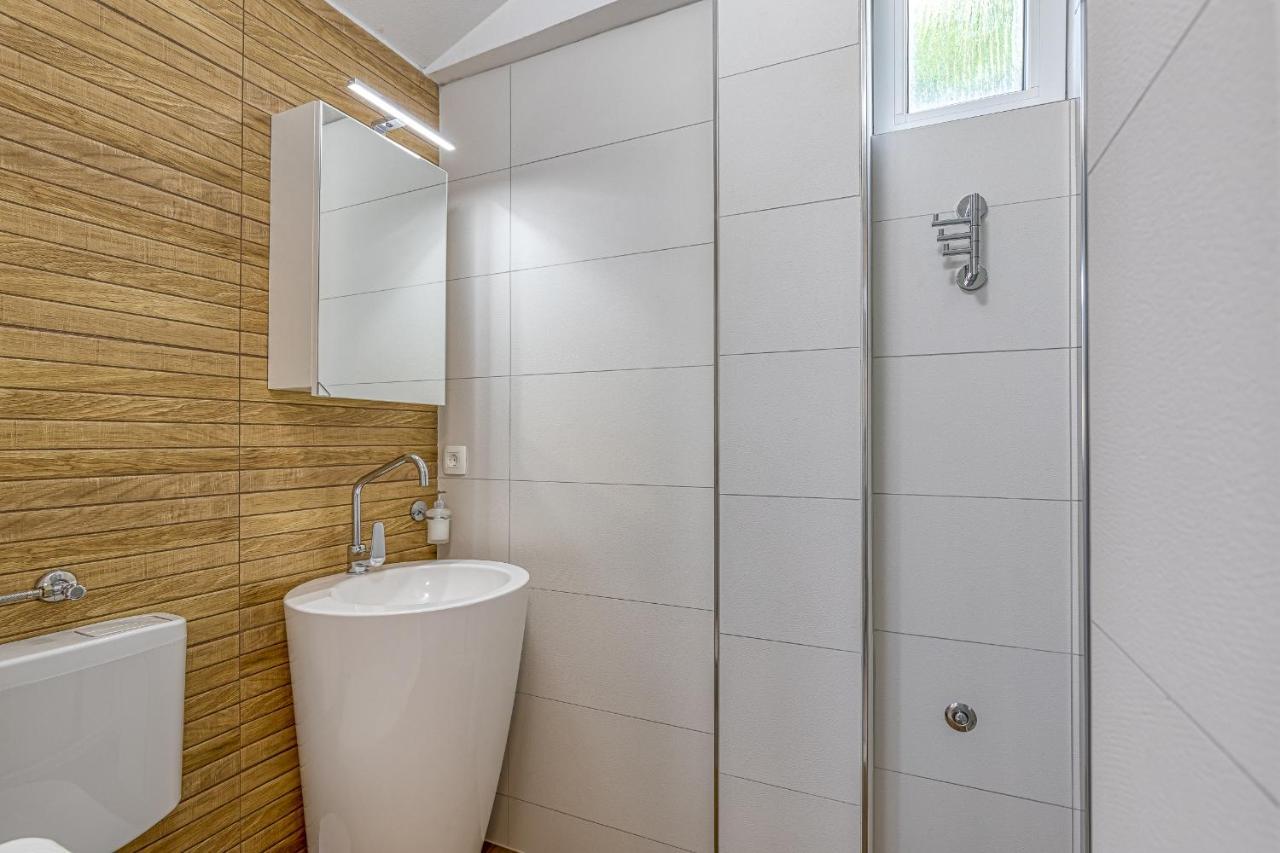 פורץ Apartments Hrestak מראה חיצוני תמונה