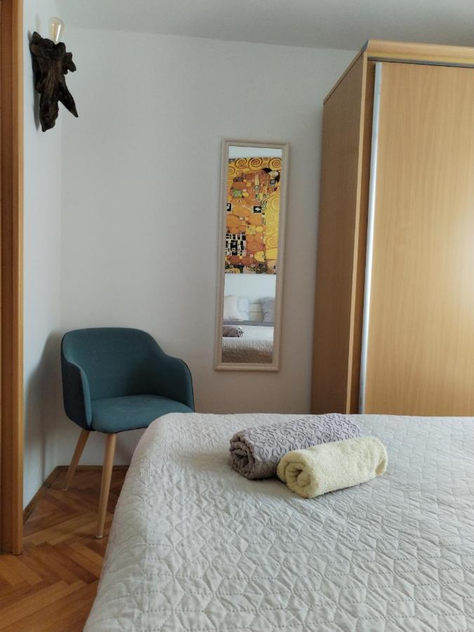 פורץ Apartments Hrestak מראה חיצוני תמונה