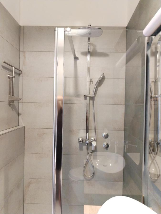 פורץ Apartments Hrestak מראה חיצוני תמונה